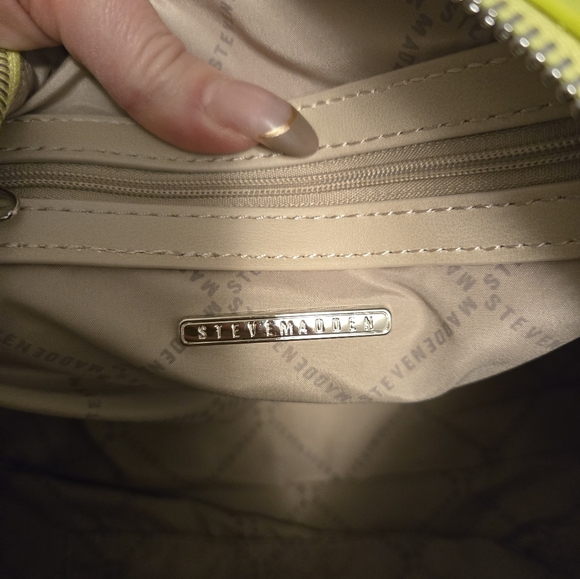 Steve Madden Lime Green Quilted Crossbody Bag - Picture 6 of 7